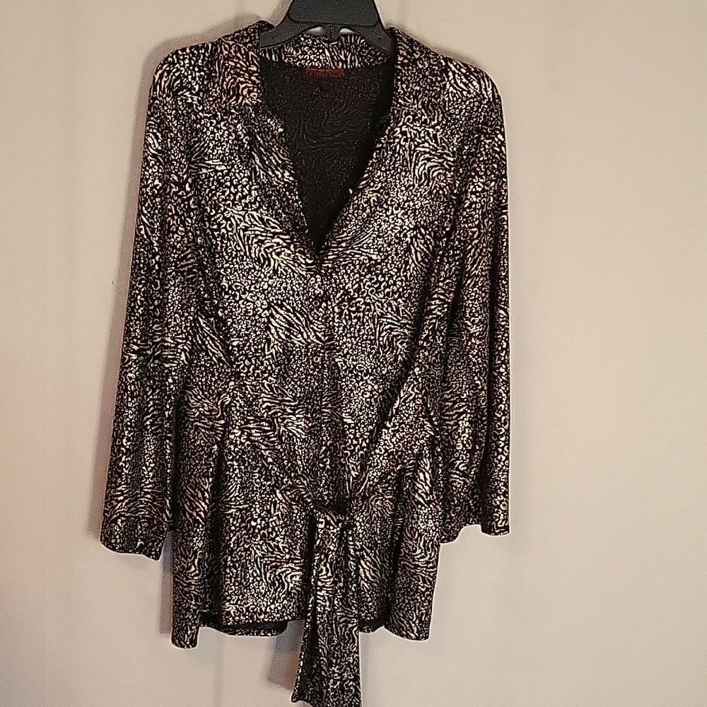 Mishca long sleeve gold collard top size XL